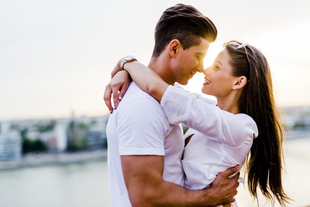 How to Be a Good Boyfriend: 33 Traits to Make You the Best Ever!